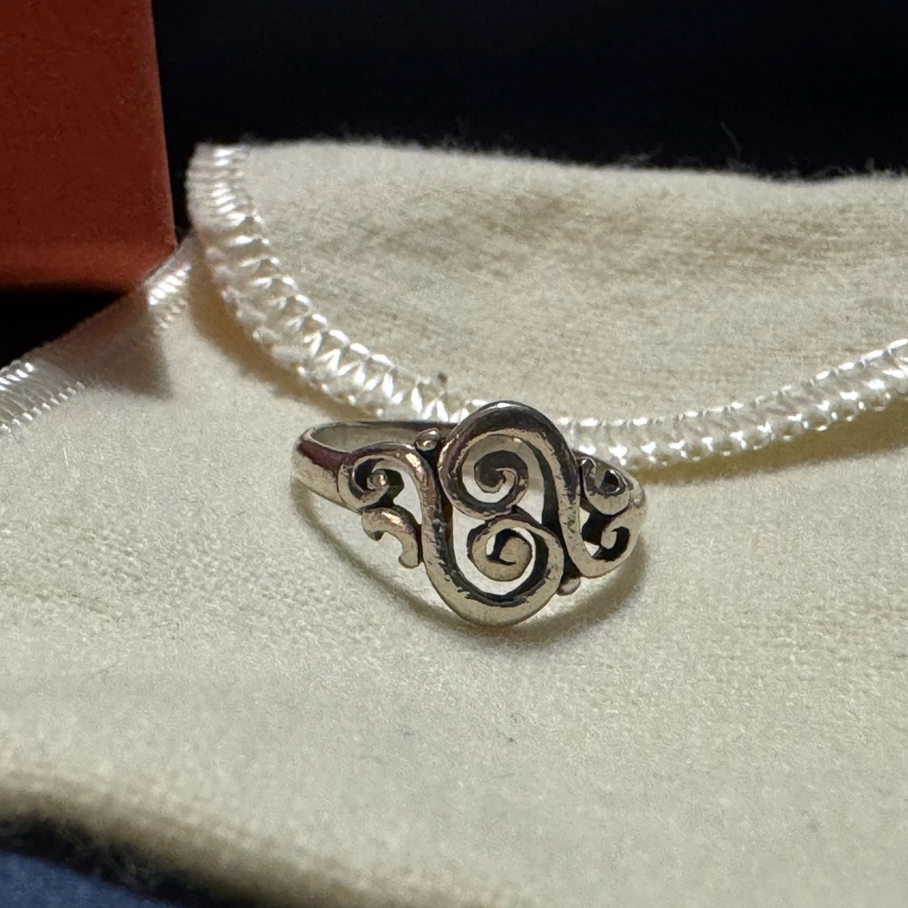 James Avery Retired Silver Spanish Swirl Ring